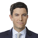 Tom Llamas, Attribution: Deadline.com, Photo by Heidi Gutman/ABC https://deadline.com/wp-content/uploads/2021/01/ABC-TomLlamas-rc-170411_16x9_992.jpg?w=681&h=383&crop=1